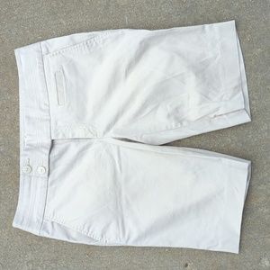 Old Navy Khaki bermudas size 8